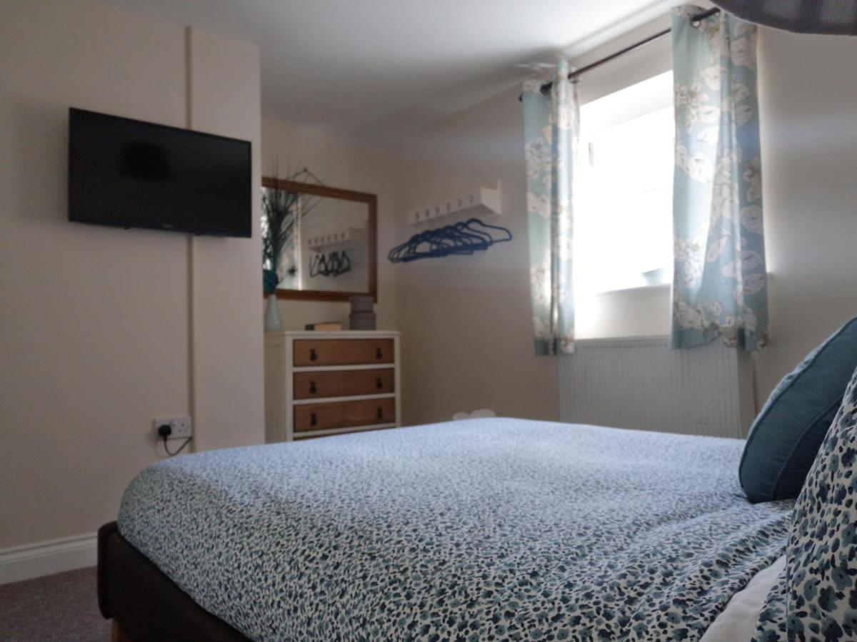 Coastal Escape Deal - 2 Bedroom House -Short Lets & Serviced Accommodation Bagian luar foto