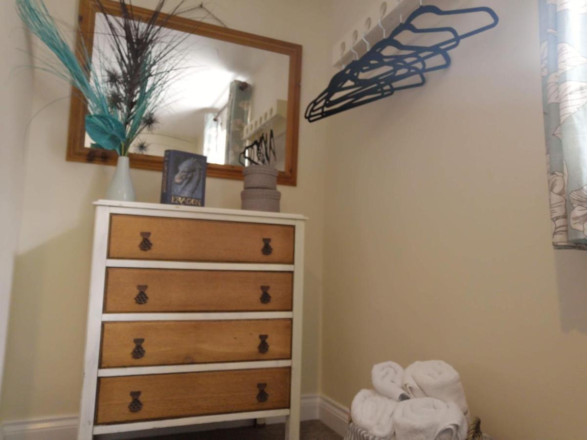 Coastal Escape Deal - 2 Bedroom House -Short Lets & Serviced Accommodation Bagian luar foto